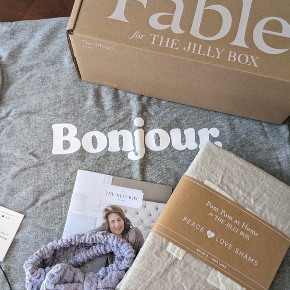 Multiple Jilly Box Items - Picture 4 of 12